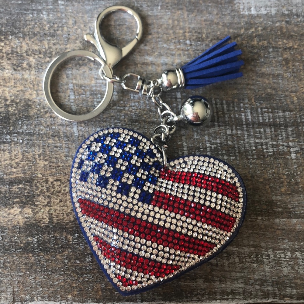 American Flag 🇺🇸 Rhinestone Heart Keychain 💙